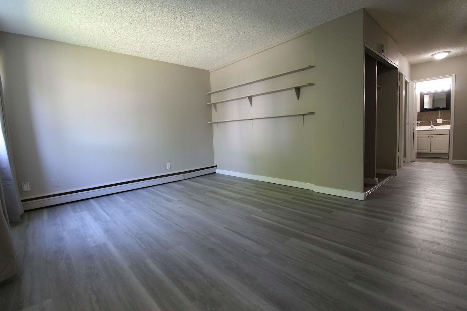 Edmonton 1 bedrooms Apartment for rent. Property photo: 289316-1