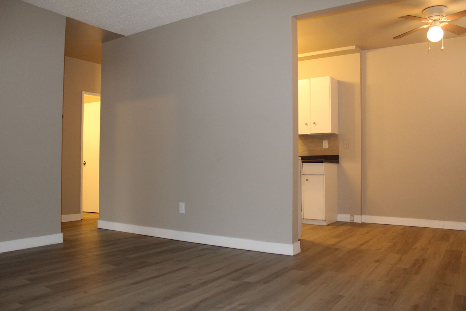 Edmonton 1 bedrooms Apartment for rent. Property photo: 289319-1