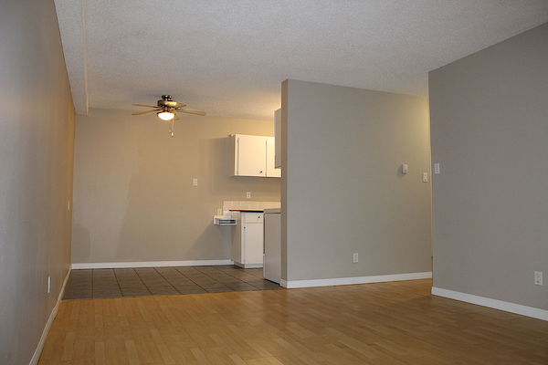 Edmonton bachelor bedrooms Apartment for rent. Property photo: 289320-2