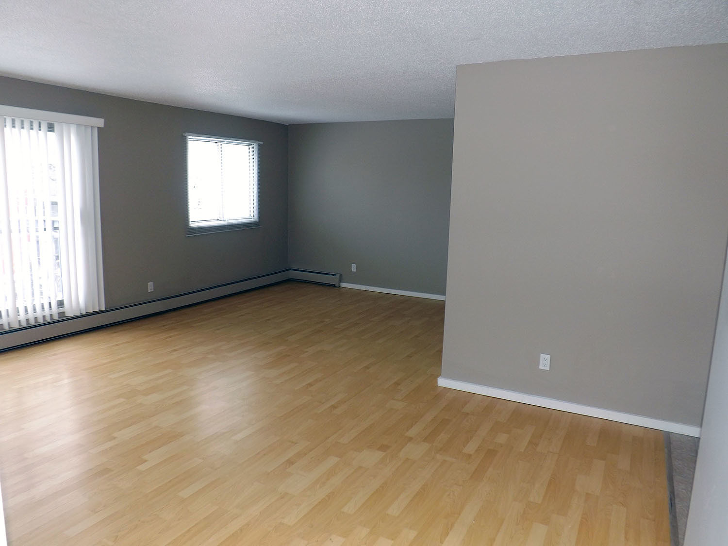 Edmonton 1 bedrooms Apartment for rent. Property photo: 289322-1