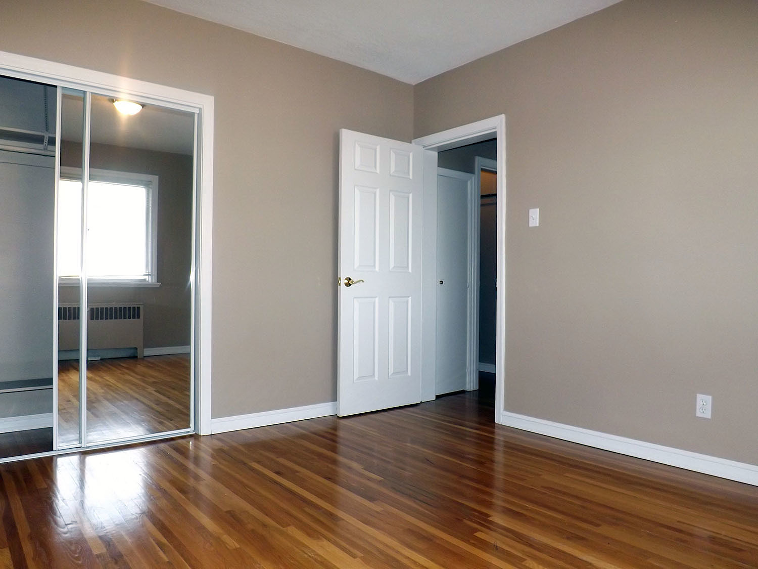 Edmonton 1 bedrooms Apartment for rent. Property photo: 289338-1