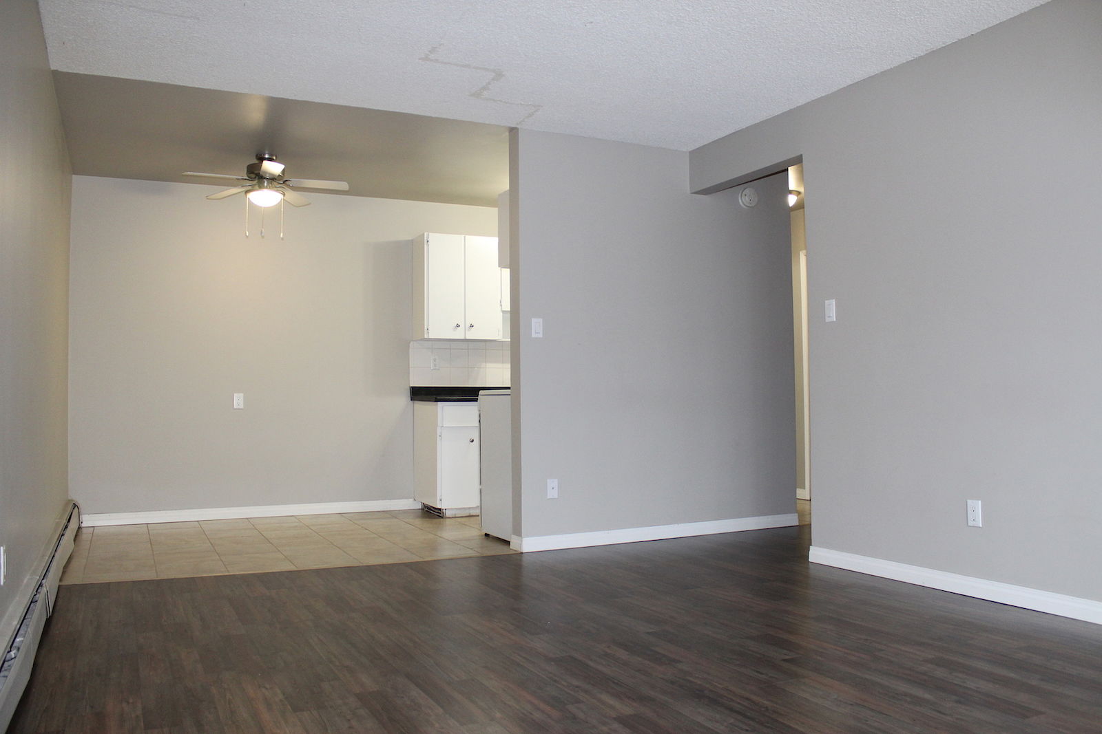 Edmonton 1 bedrooms Apartment for rent. Property photo: 289367-1