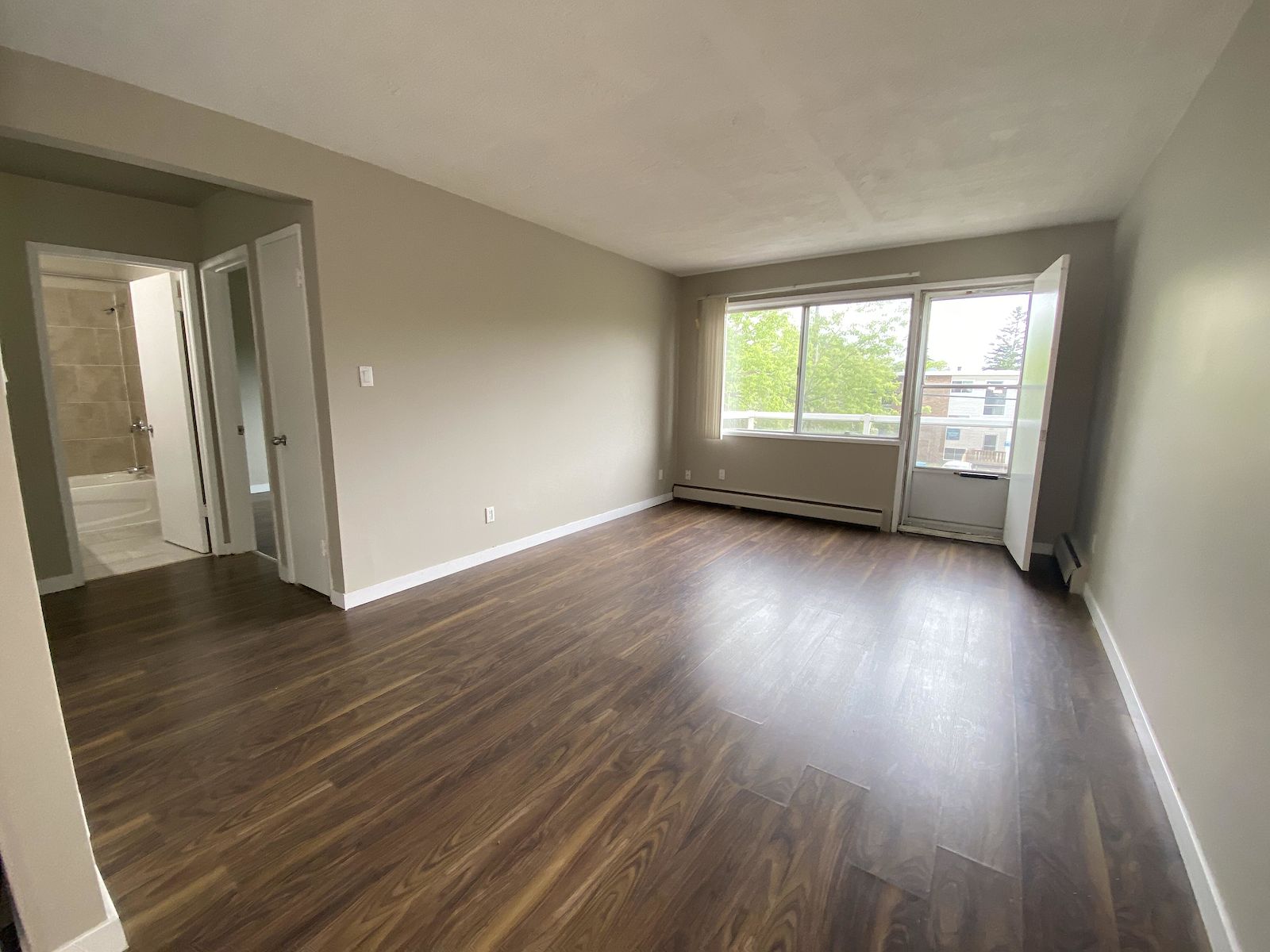 Edmonton 1 bedrooms Apartment for rent. Property photo: 289368-1