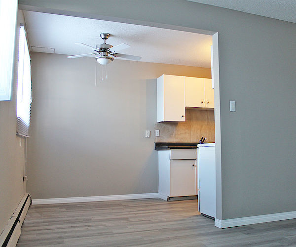 Edmonton bachelor bedrooms Apartment for rent. Property photo: 289372-2