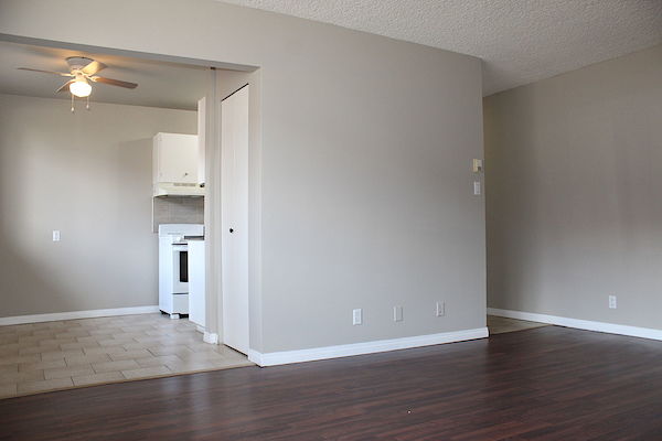 Edmonton bachelor bedrooms Apartment for rent. Property photo: 289379-2