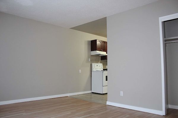 Edmonton bachelor bedrooms Apartment for rent. Property photo: 289385-2