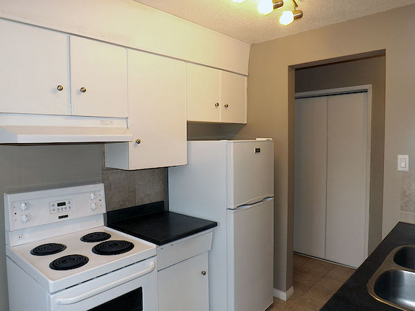 Edmonton 1 bedrooms Apartment for rent. Property photo: 289389-3