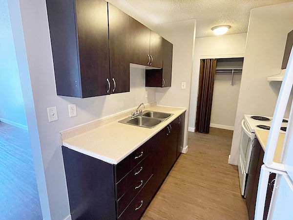 Fort McMurray bachelor bedrooms Apartment for rent. Property photo: 290060-2