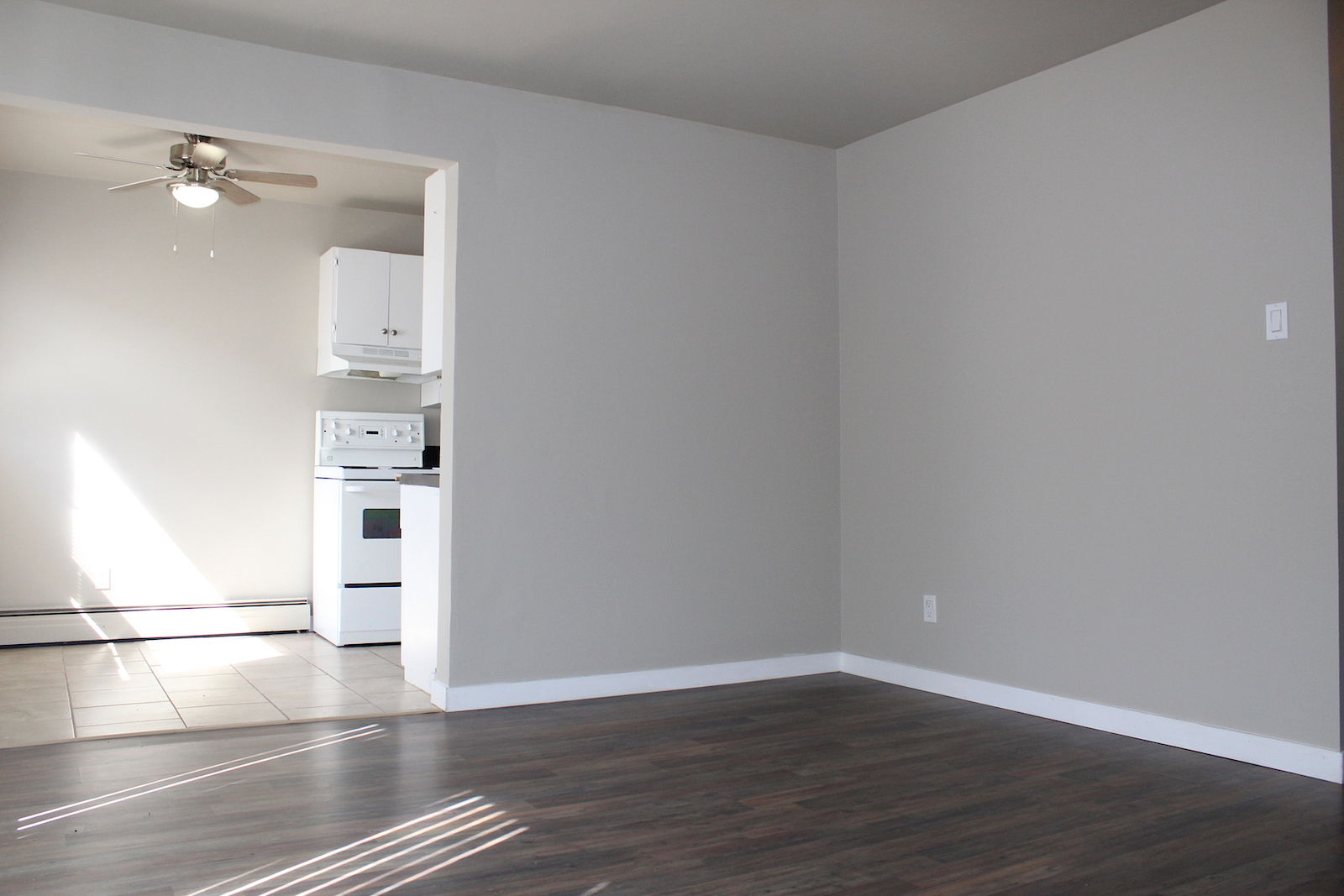 Edmonton 2 bedrooms Apartment for rent. Property photo: 294094-1
