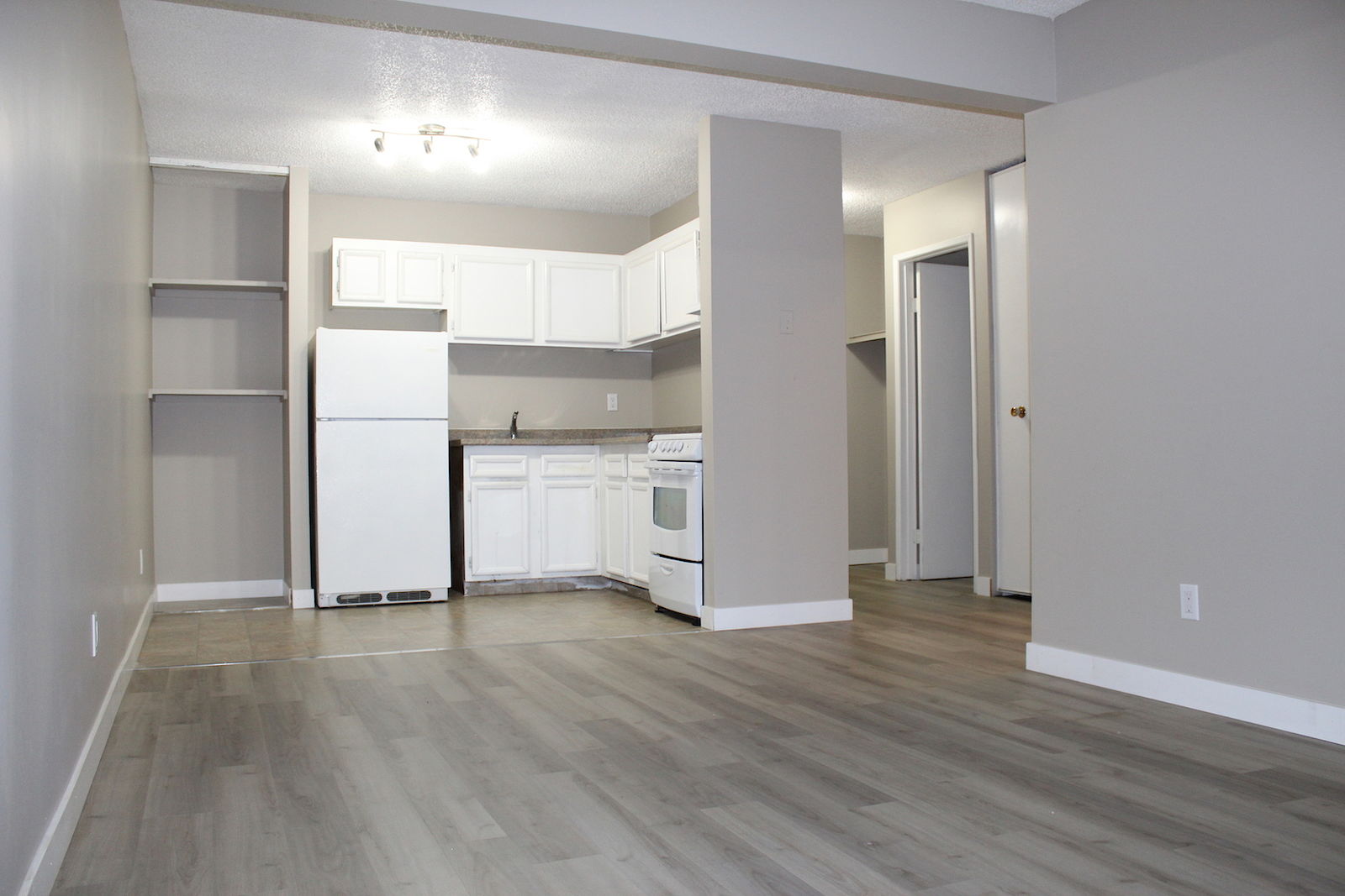 Saskatoon 1 bedrooms Apartment for rent. Property photo: 294100-1