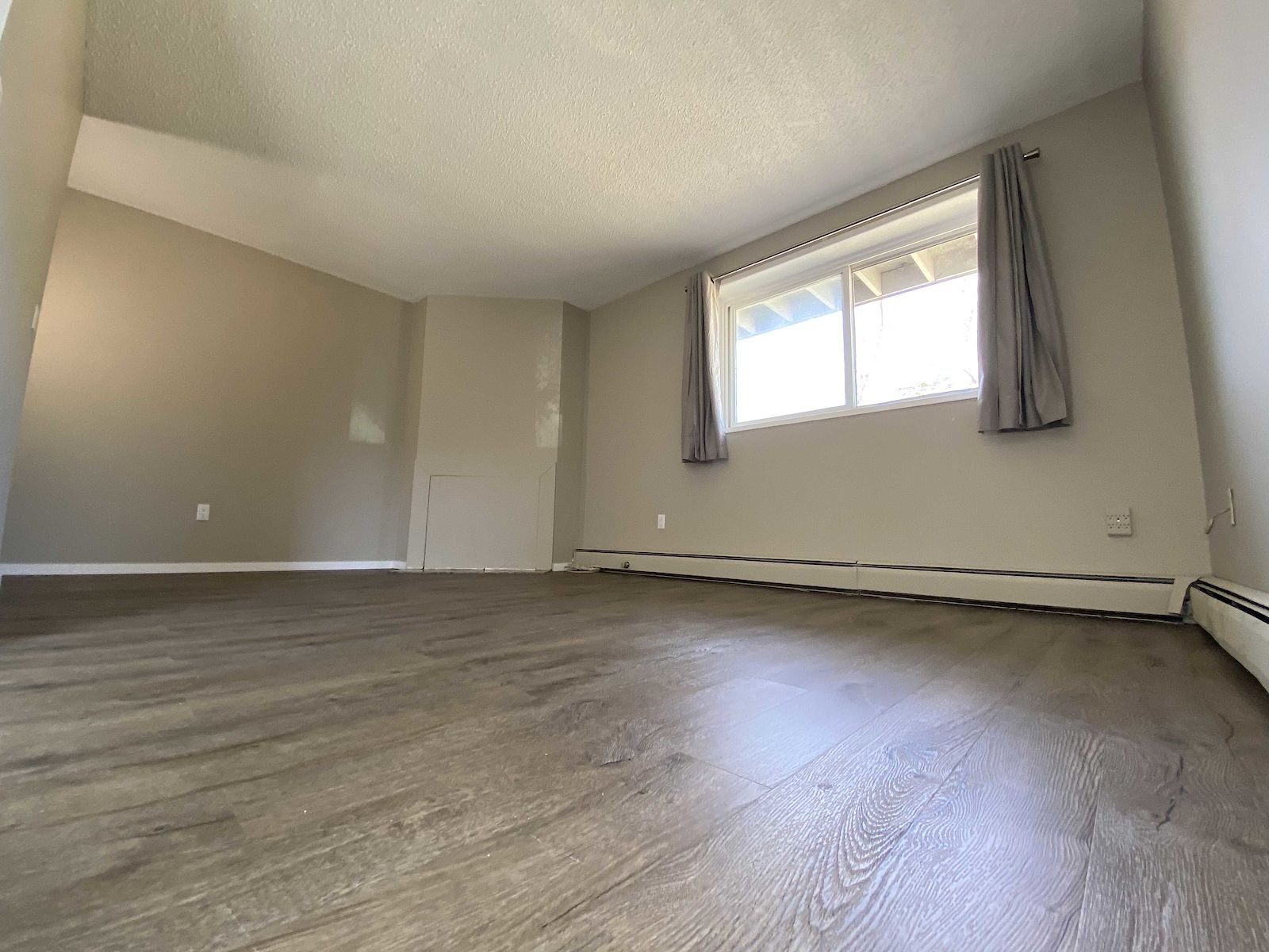 Saskatoon 1 bedrooms Apartment for rent. Property photo: 294101-1