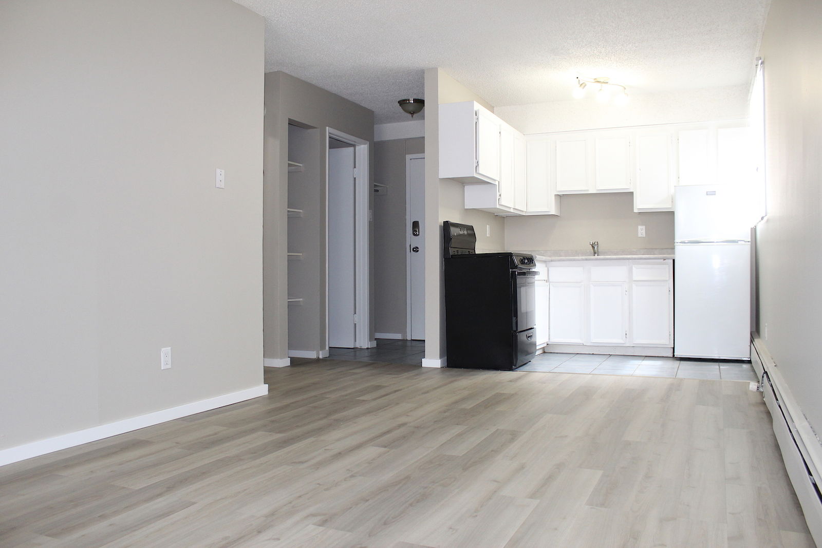 Saskatoon 1 bedrooms Apartment for rent. Property photo: 294107-1