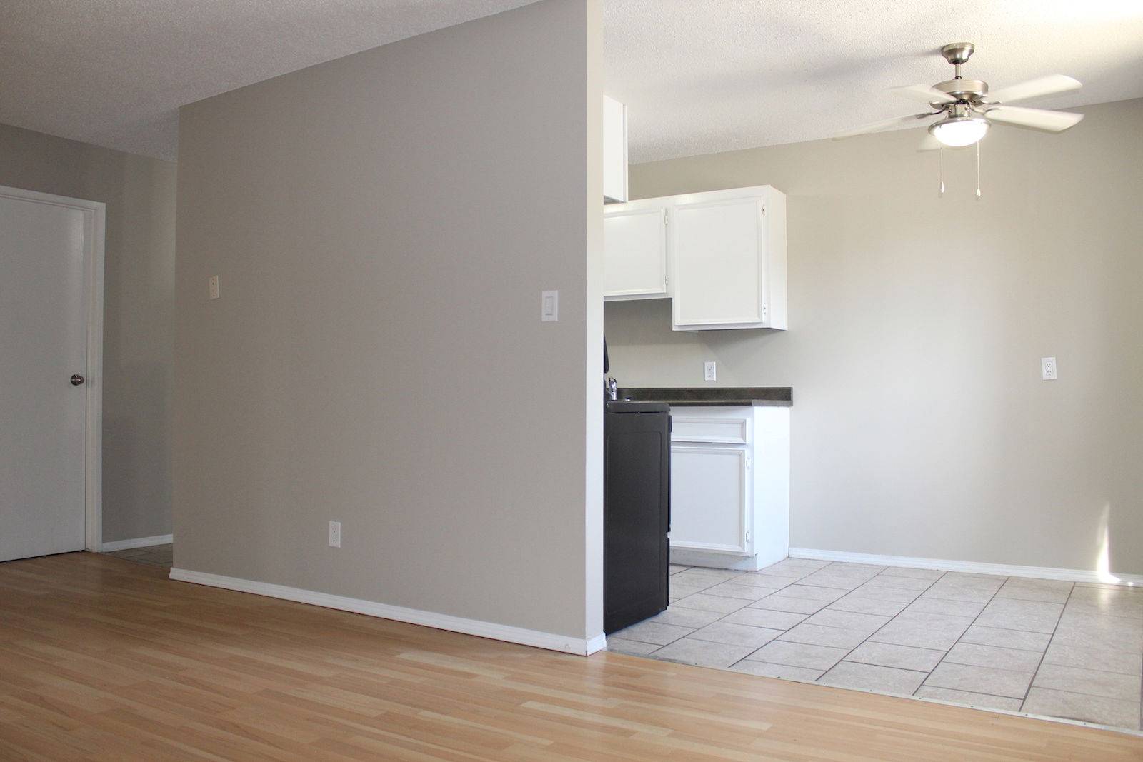 Saskatoon bachelor bedrooms Apartment for rent. Property photo: 294108-1