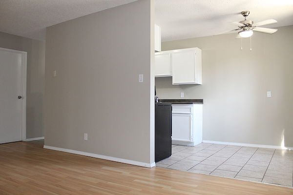 Saskatoon bachelor bedrooms Apartment for rent. Property photo: 294108-2
