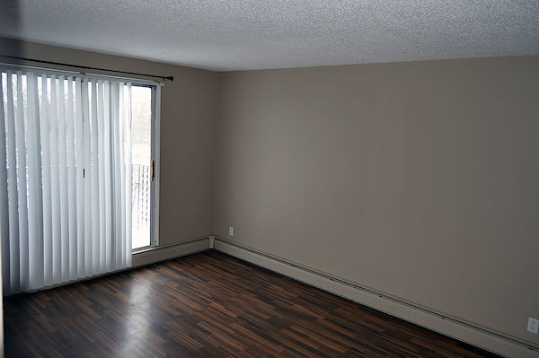 Saskatoon bachelor bedrooms Apartment for rent. Property photo: 294119-2