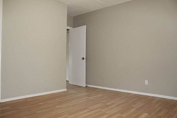 St+Paul+Apartments+Bedroom Saskatoon bachelor bedrooms Apartment for rent. Property photo: 294124-3