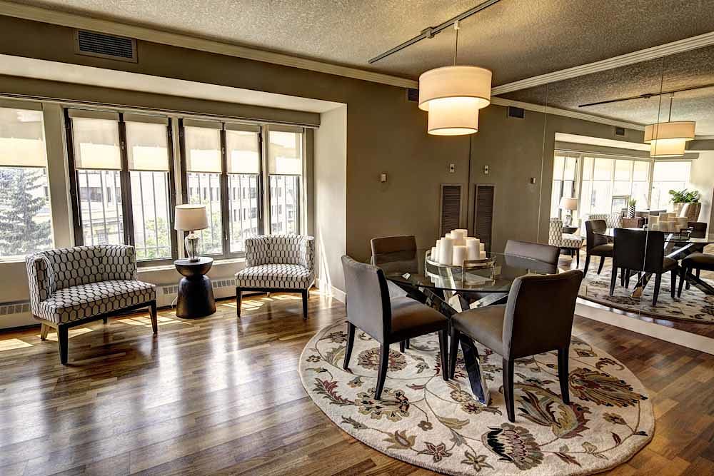 Calgary 2 bedrooms Condo Unit for rent. Property photo: 296195-1