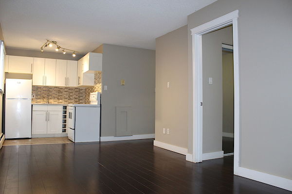 Calgary bachelor bedrooms Apartment for rent. Property photo: 299144-2