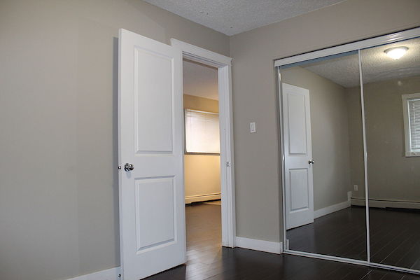 Calgary bachelor bedrooms Apartment for rent. Property photo: 299144-3