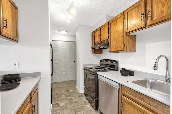 Grande Prairie studio Apartment for rent. Property photo: 301403-2