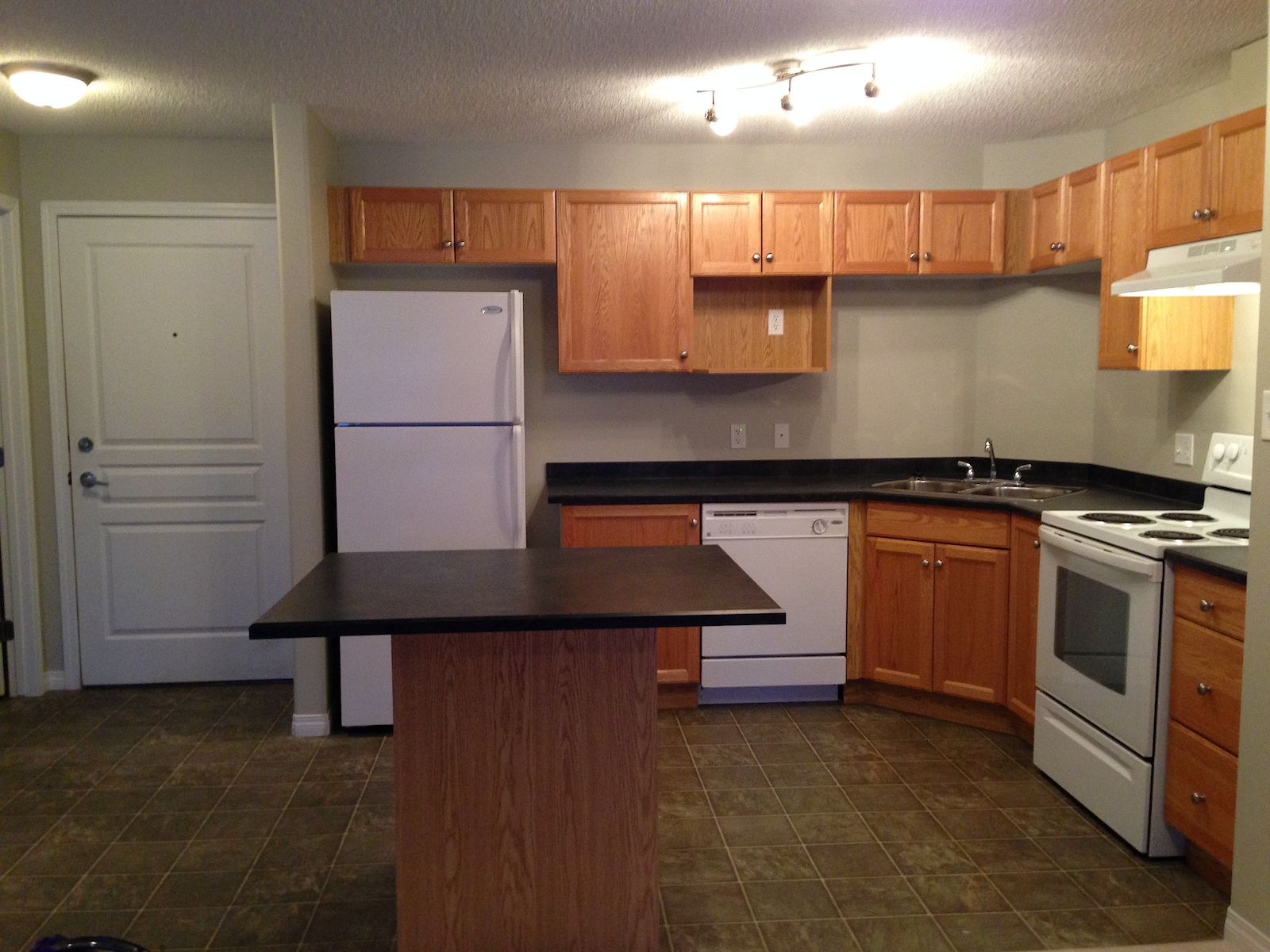 Edmonton 2 bedrooms Condo for rent. Property photo: 301542-1