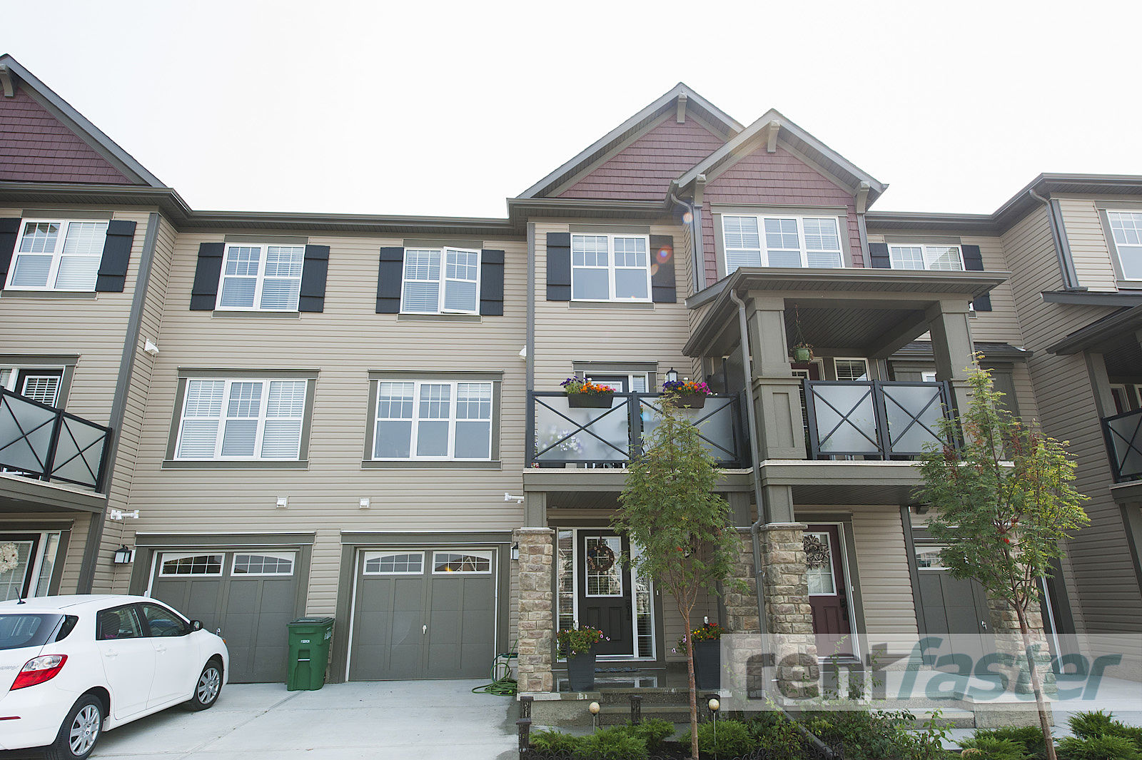Airdrie 2 bedrooms Townhouse for rent. Property photo: 304877-1