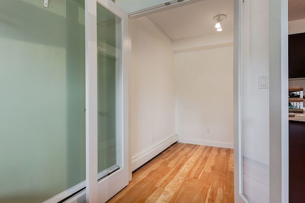 Calgary 1 bedrooms Apartment for rent. Property photo: 305938-2