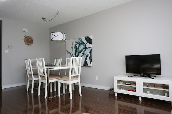 Calgary 4 bedrooms Room For Rent for rent. Property photo: 306855-3