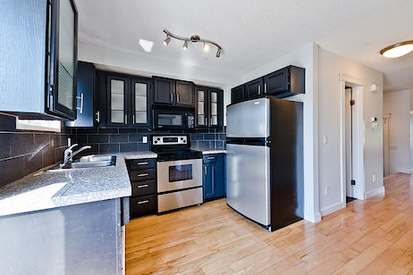 Calgary 3 bedrooms House for rent. Property photo: 313645-3