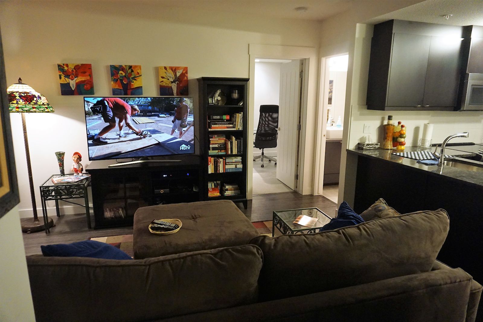 Calgary 1 bedroom Condo Unit for rent. Property photo: 314048-1