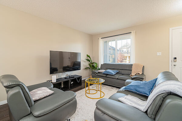 Edmonton 3 bedrooms Duplex for rent. Property photo: 315006-2