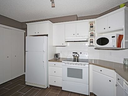 Calgary 2 bedrooms Condo for rent. Property photo: 317569-3