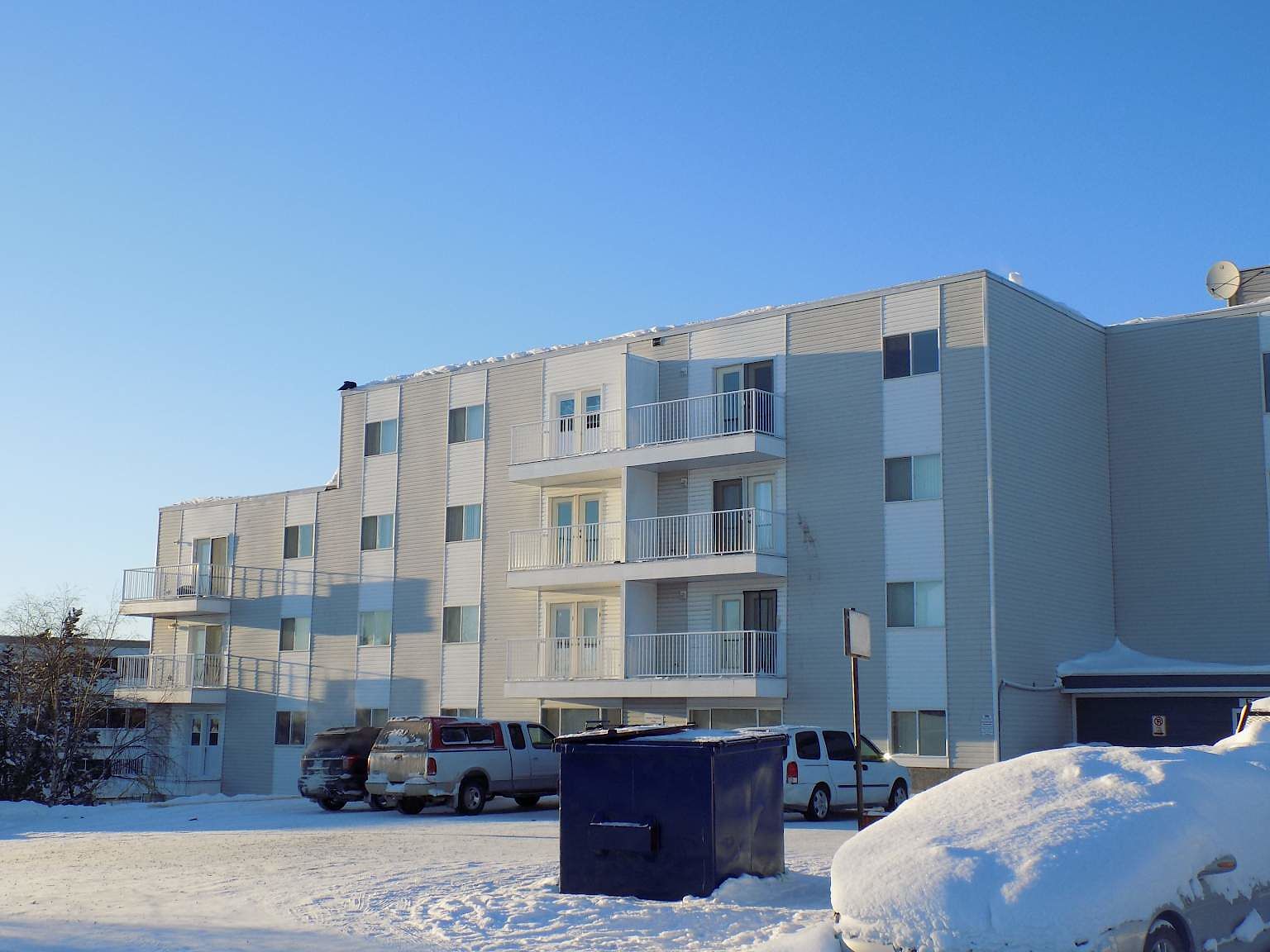 Yellowknife 2 bedrooms Apartment for rent. Property photo: 321100-1