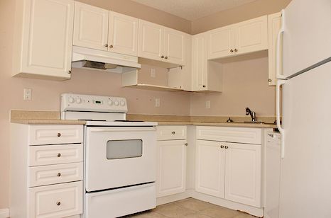 Yellowknife 3 bedrooms Apartment for rent. Property photo: 321101-2