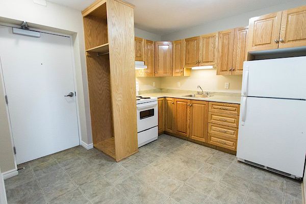 St. John's bachelor bedrooms Apartment for rent. Property photo: 321126-3