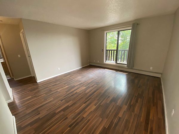 Calgary 1 bedrooms Apartment for rent. Property photo: 32351-2