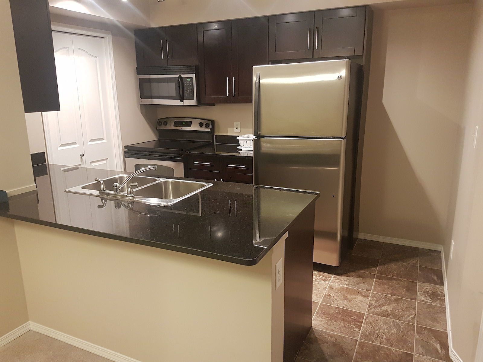 Calgary 2 bedrooms Apartment for rent. Property photo: 326108-1