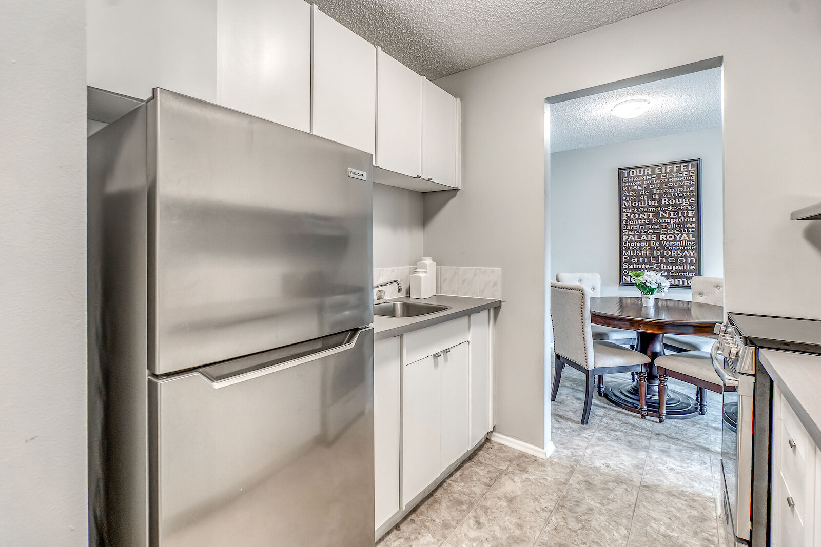 Calgary 1 bedrooms Apartment for rent. Property photo: 328916-1