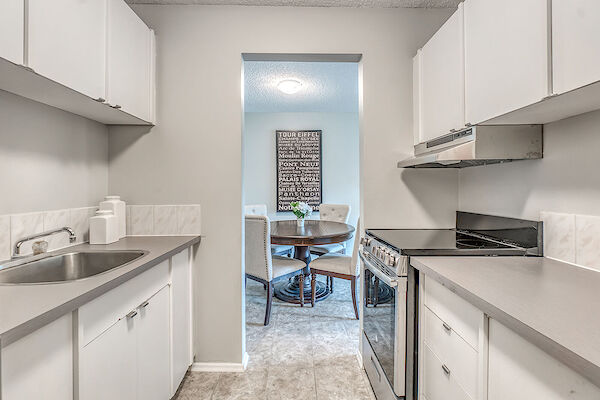 Calgary 1 bedrooms Apartment for rent. Property photo: 328916-2