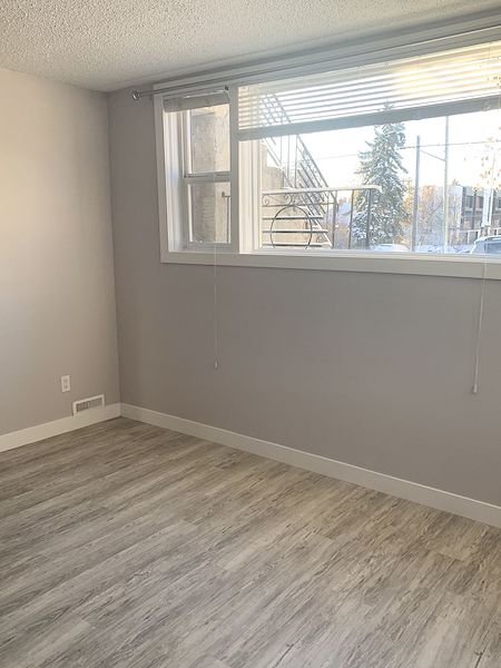 Calgary 1 bedroom Apartment for rent. Property photo: 32931-2