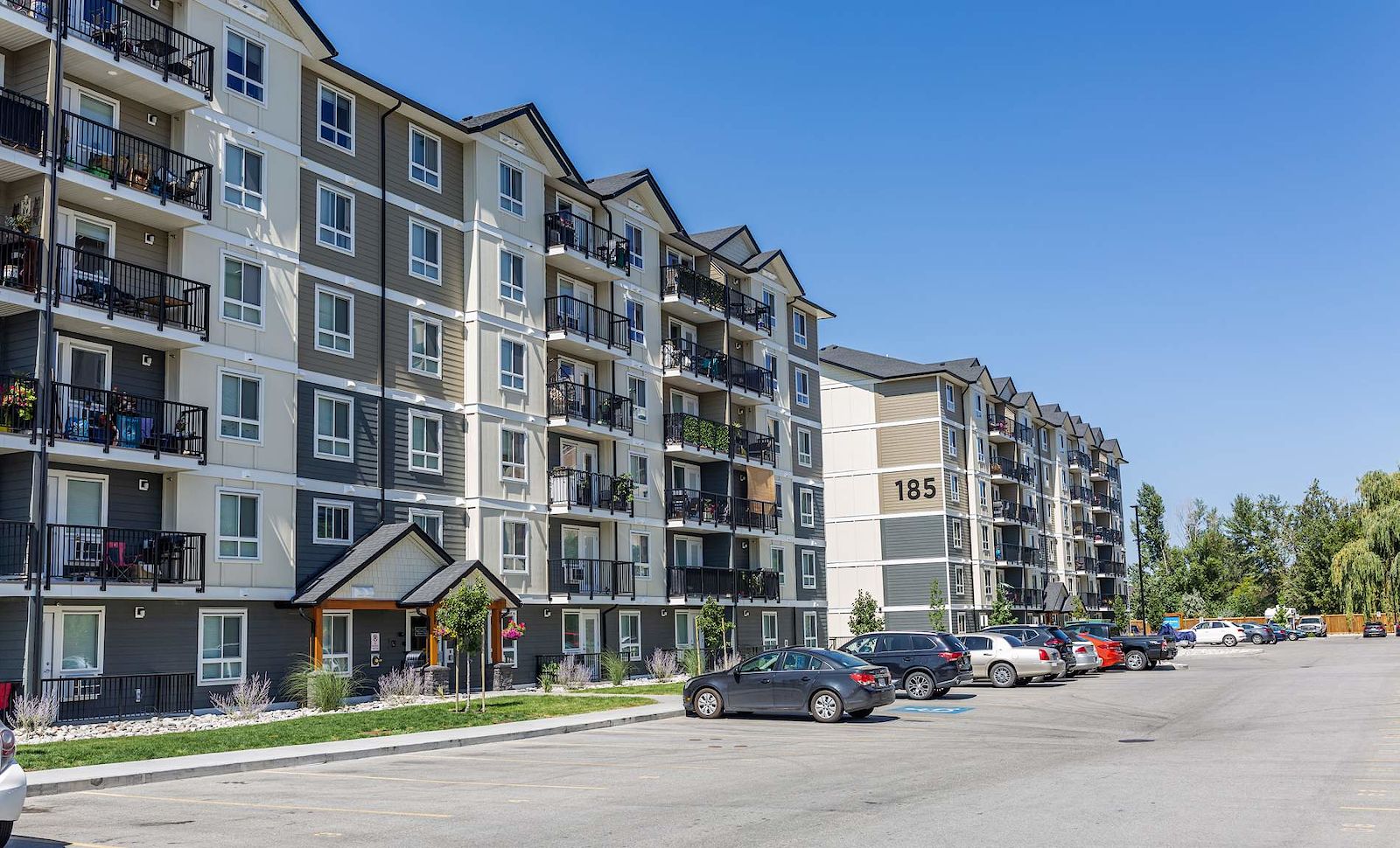 Penticton 2 bedrooms Apartment for rent. Property photo: 329961-1