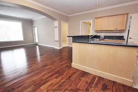 Calgary 2 bedrooms Condo for rent. Property photo: 330604-2