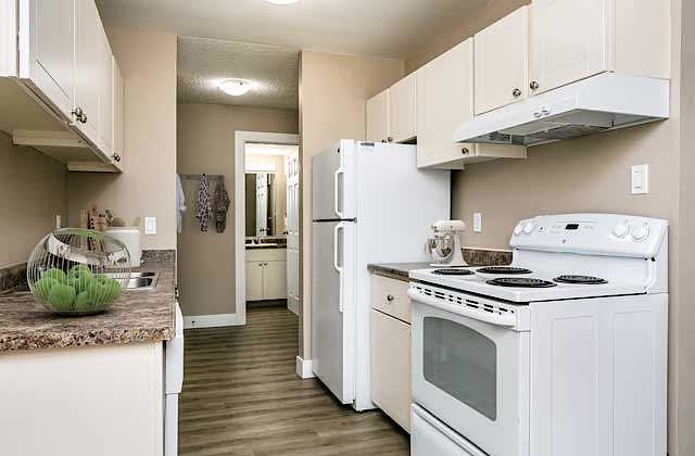 Edmonton 2 bedrooms Apartment for rent. Property photo: 330928-1