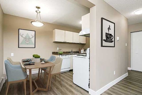 Edmonton 2 bedrooms Apartment for rent. Property photo: 330928-2
