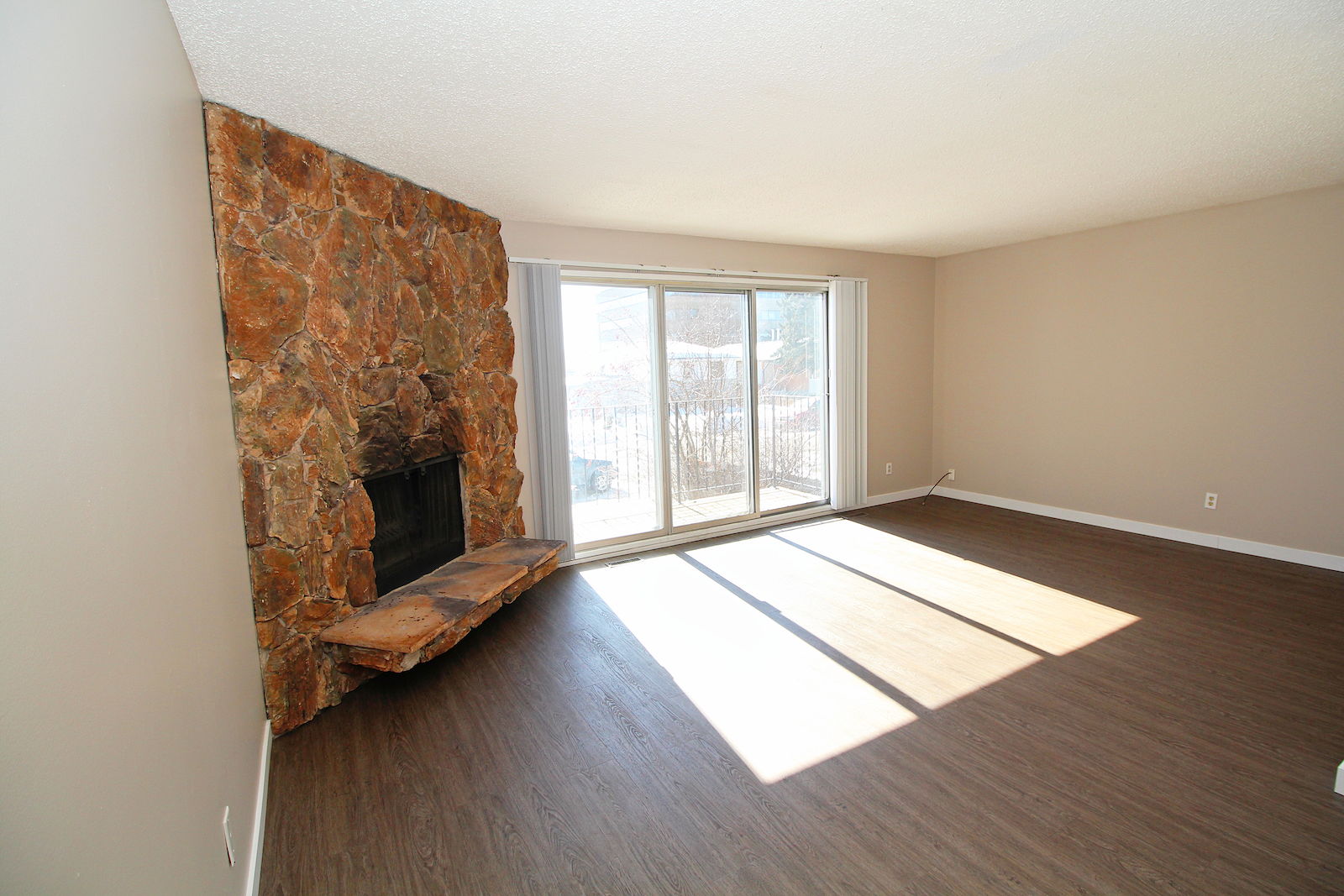 Calgary Pet Friendly Main Floor For Rent Albert Park Big Two