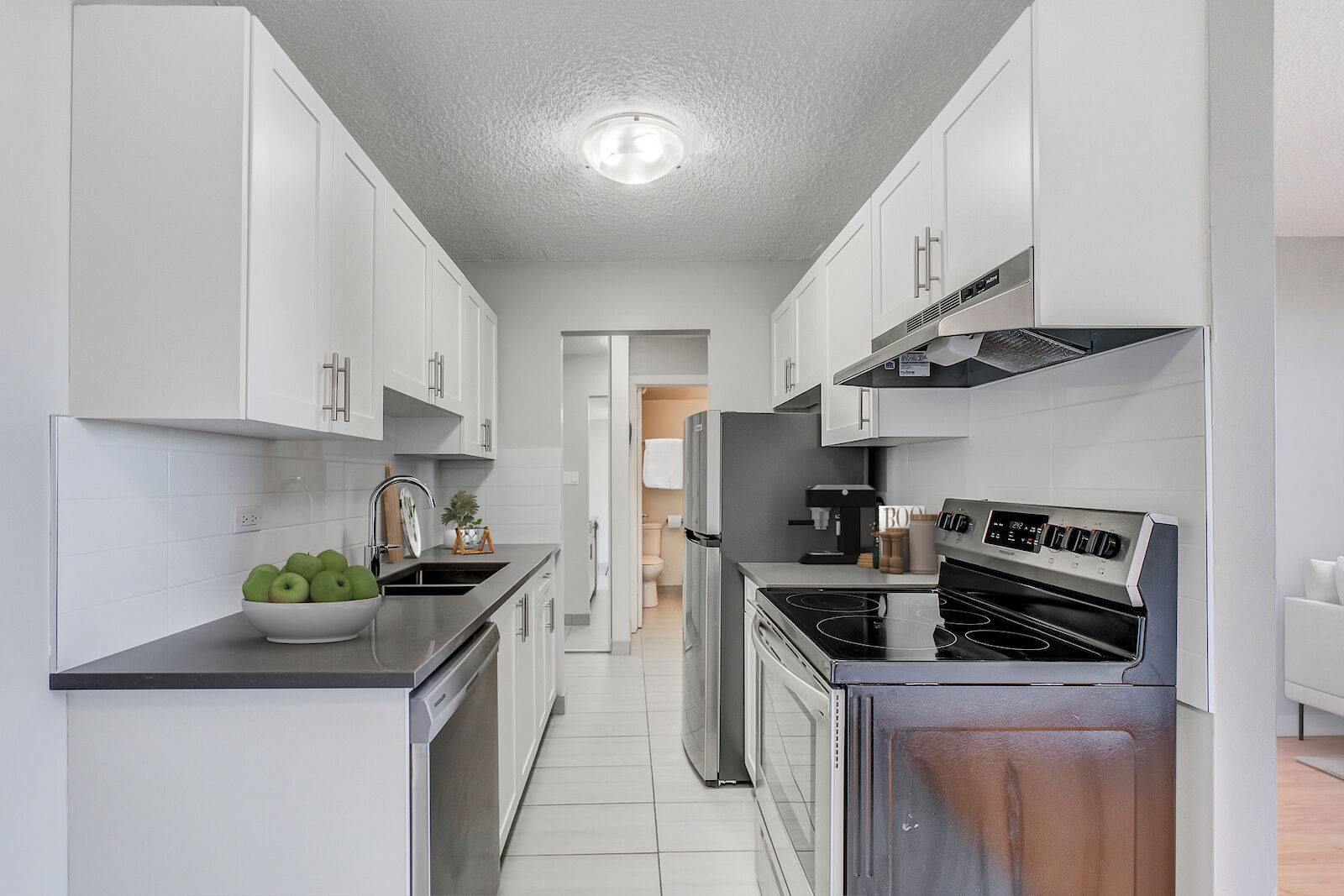 Calgary 1 bedroom Apartment for rent. Property photo: 333634-1