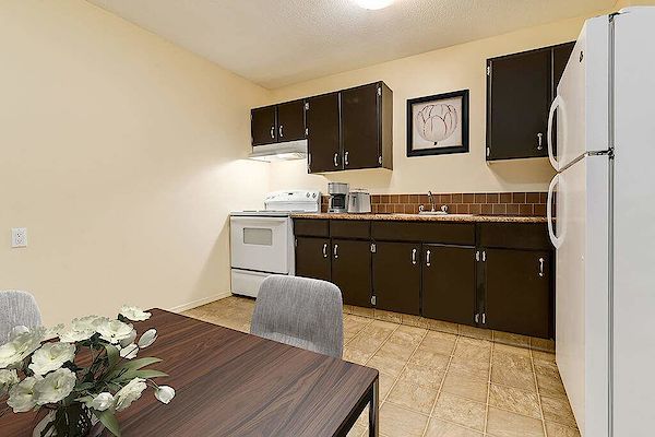Camrose 2 bedrooms Apartment for rent. Property photo: 334222-2