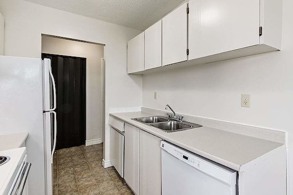 Lethbridge 2 bedrooms Apartment for rent. Property photo: 334233-3