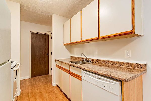 Lloydminster 1 bedrooms Apartment for rent. Property photo: 334241-2
