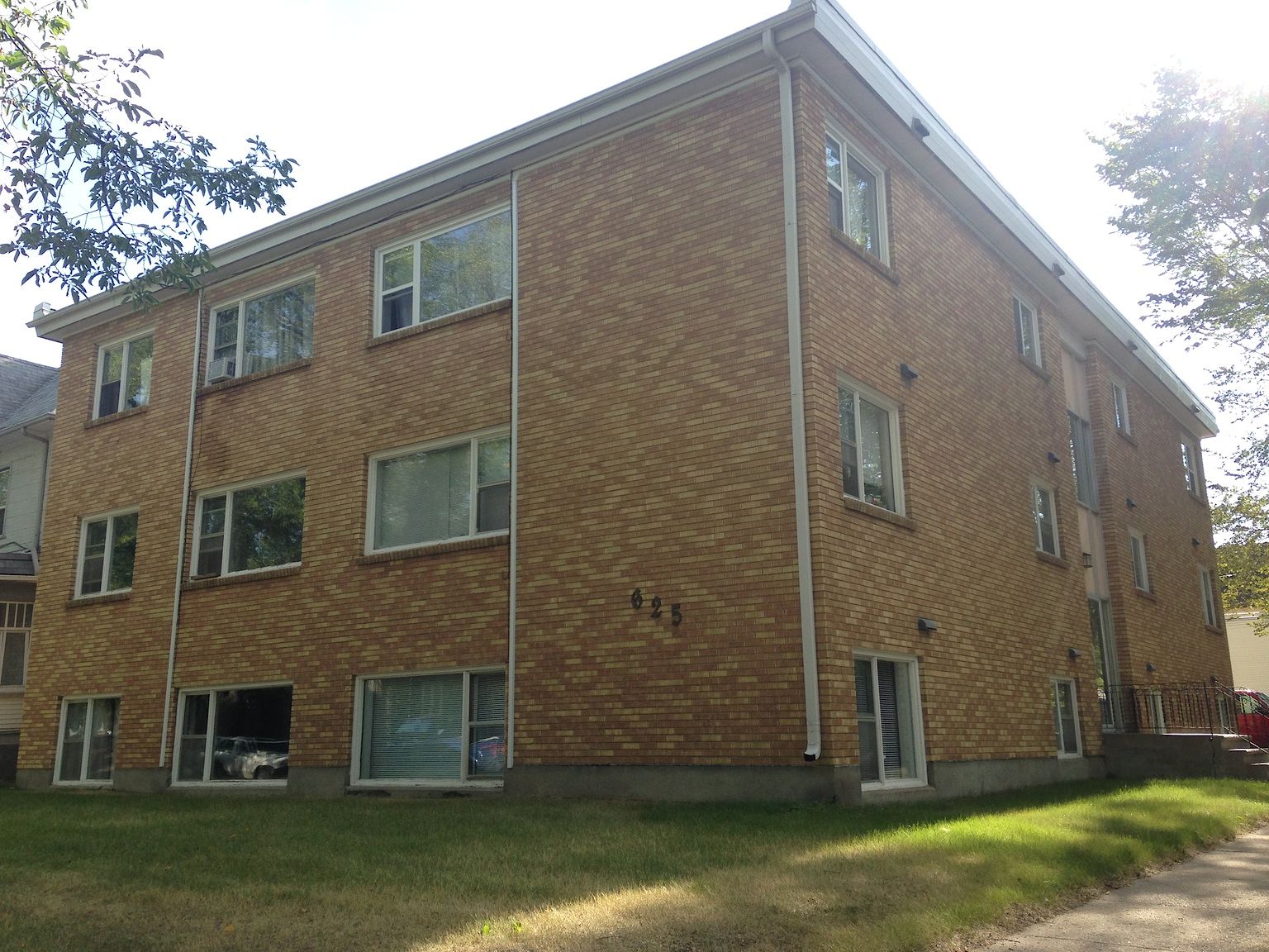 Saskatoon bachelor bedrooms Apartment for rent. Property photo: 335099-1